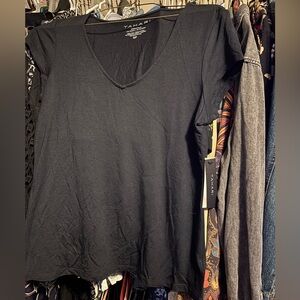Tahari Black Short Sleeve Tee
